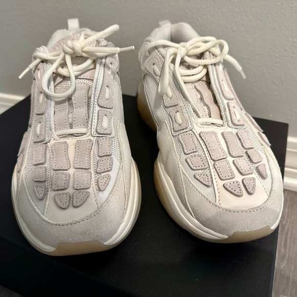 Men Amiri Bone Sneakers - Picture 9 of 12